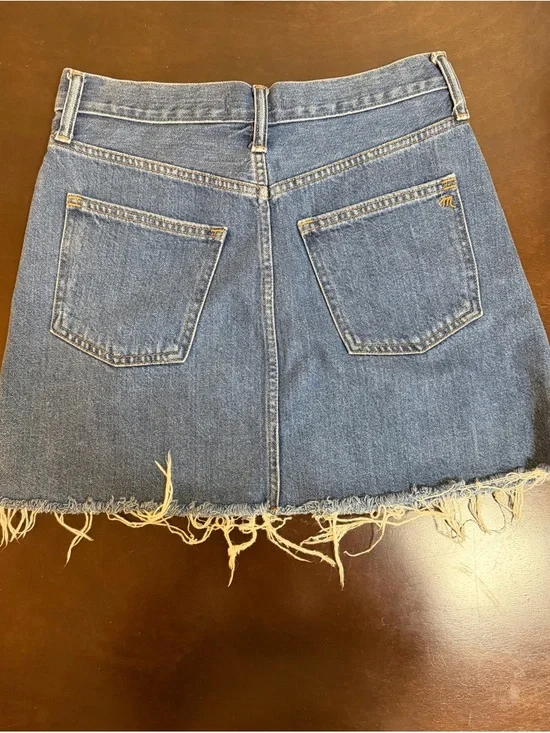 Madewell A-Line Rigid Denim Shorts Size 26 High Rise Raw Hem - Picture 2 of 4